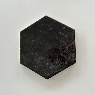 Alma Zwart  13x15x0.7 cm